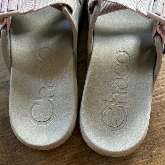 Chaco Chillos lavender and gray slides - Picture 4 of 7